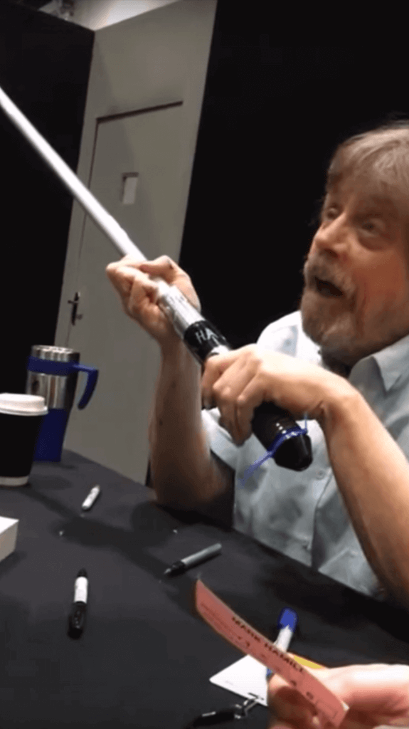 mark-hamill-joker-lightsaber3