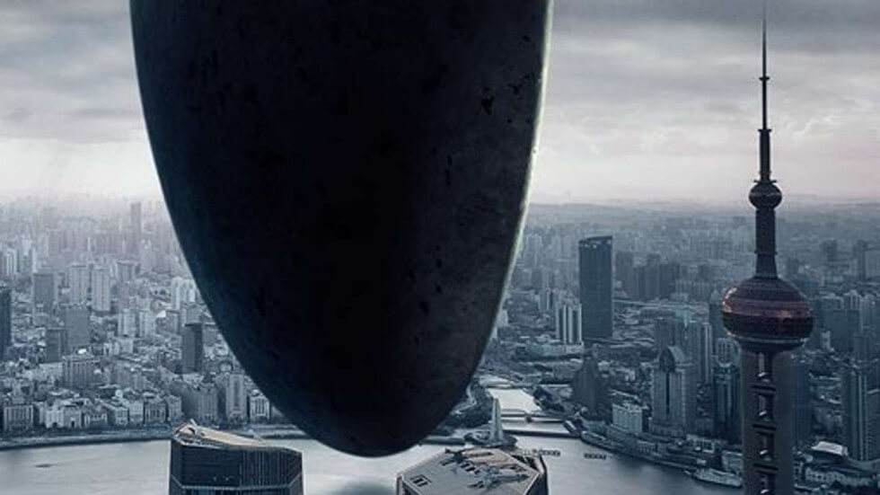 http://www.scmp.com/news/hong-kong/politics/article/2006212/replacement-poster-sci-fi-film-arrival-lands-quietly-after