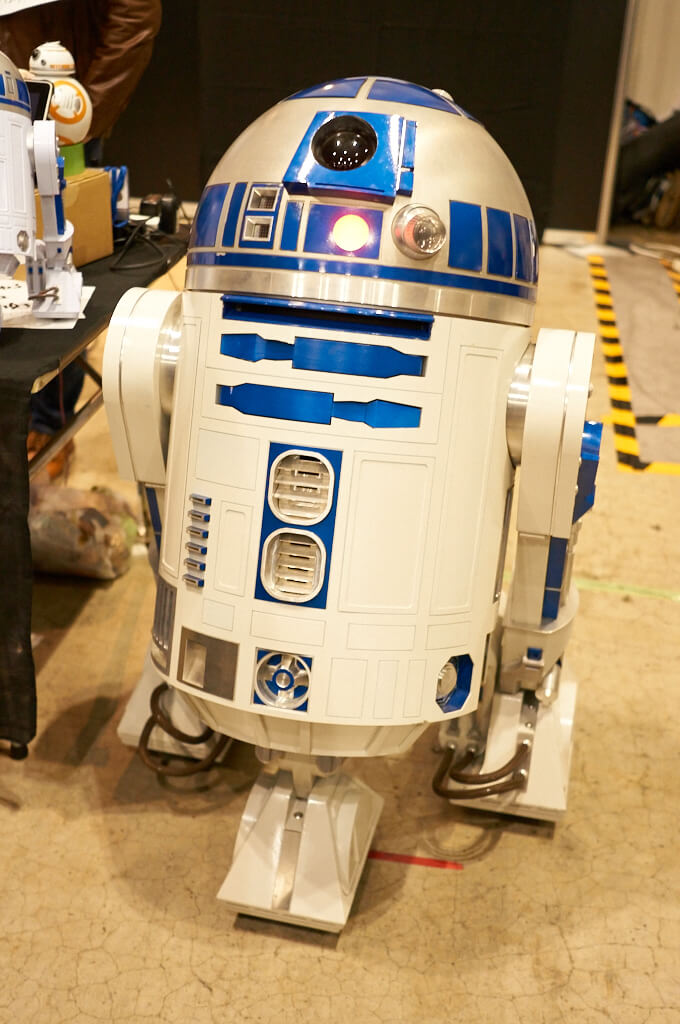 動くR2-D2（NOTコスプレ）と