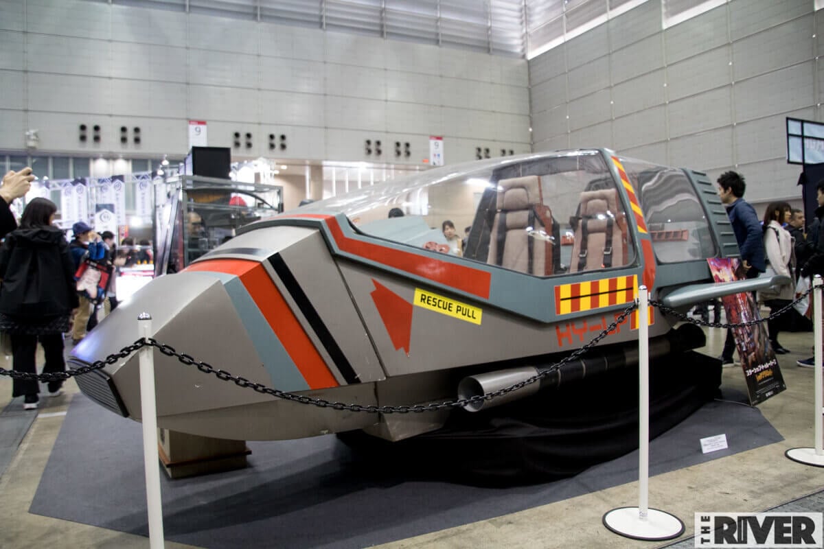 スターシップ トゥルーパーズ ロジャー ヤングのエスケープシャトルほか実物プロップ 東京コミコン17 で展示 シリーズのオールナイト上映も決定 The River