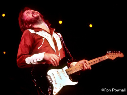 ドキュメンタリー映画『エリック・クラプトン～12小節の人生～』公開決定 ─ ジミヘンや若きビートルズ、ボブ・ディランらの貴重映像も