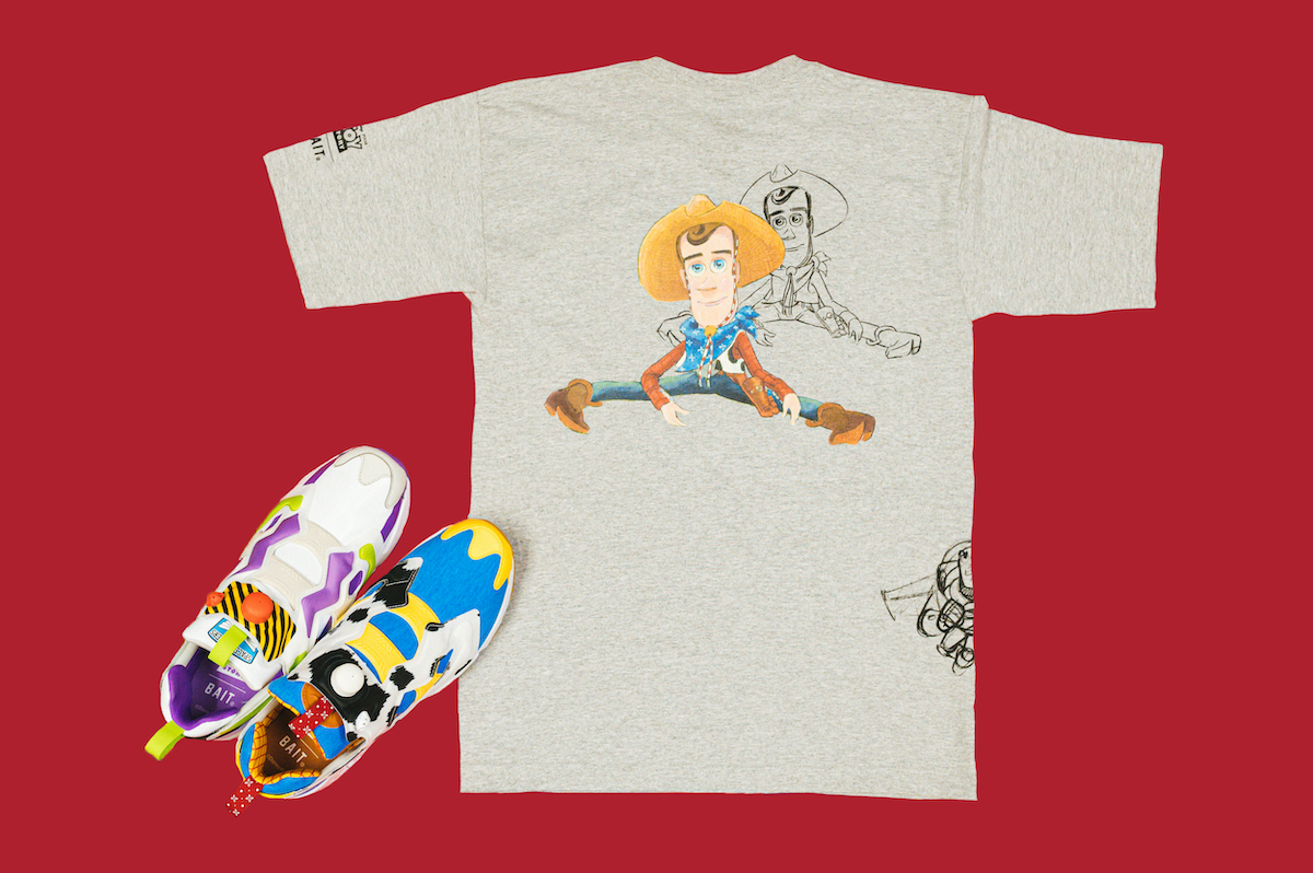 トイ・ストーリーのアパレル TOYSTORY WOODY&BUZZ SKETCH T