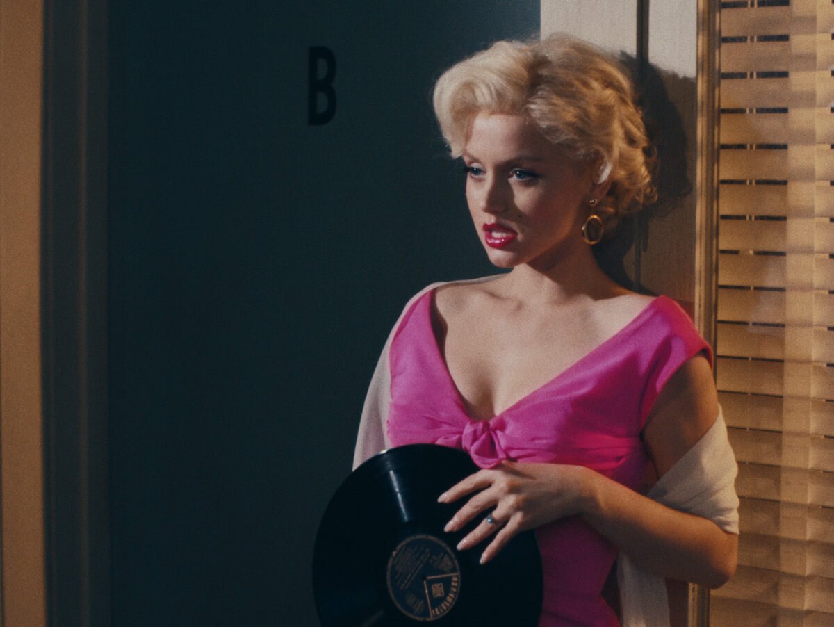 BLONDE_STILLS_268917.jpg