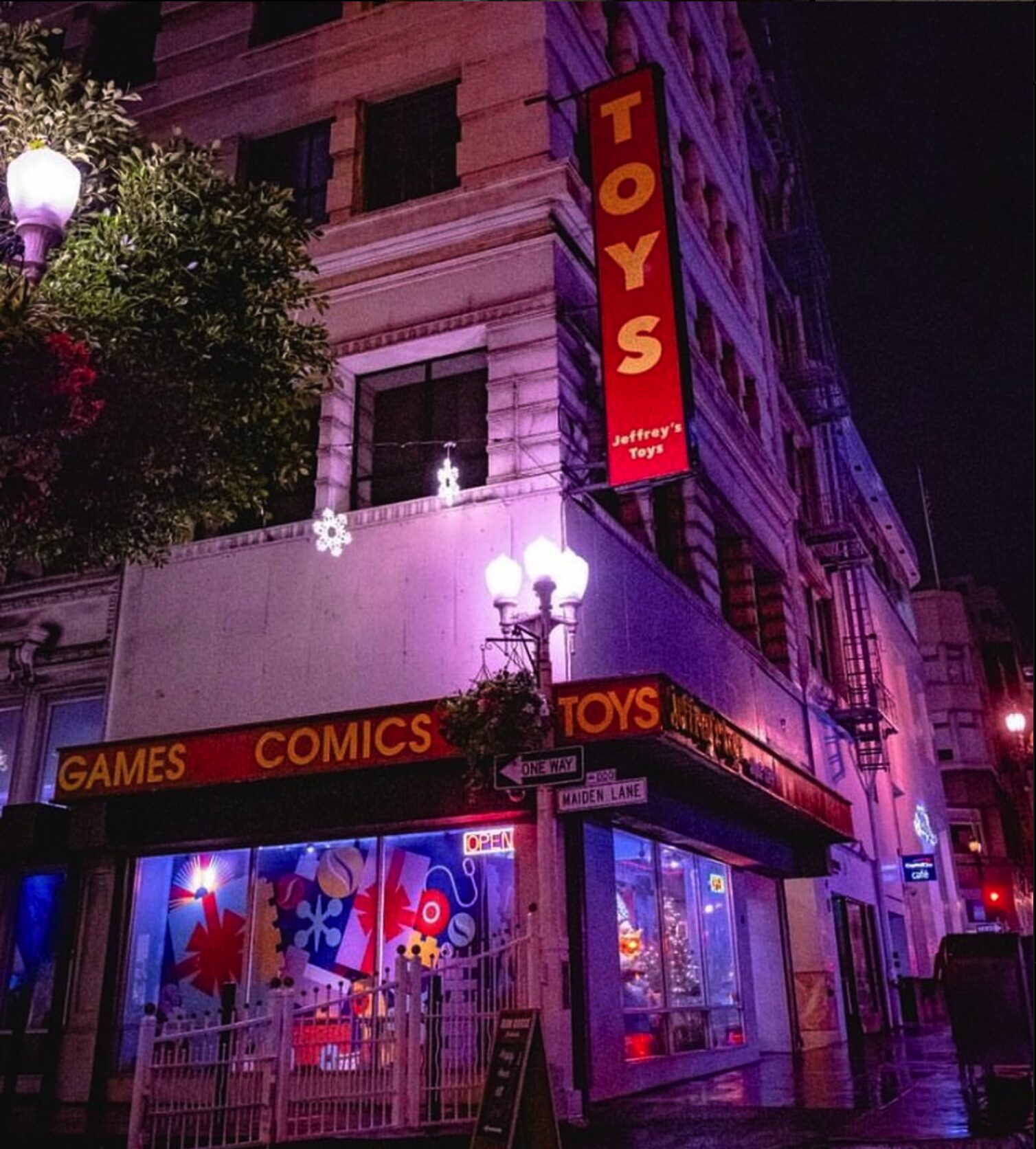 トイ・ストーリー』にも影響、サンフランシスコの老舗玩具店が閉店