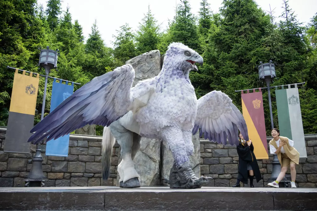 USJ『ハリー・ポッター』エリア10周年、ヒッポグリフやニフラー出現の
