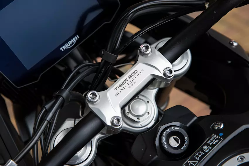 007 ダニエル・クレイグ 直筆サイン入り写真 保証書付き ジェームズ・ボンドt 007 ダニエル・クレイグ 直筆サイン入り写真 保証書付き