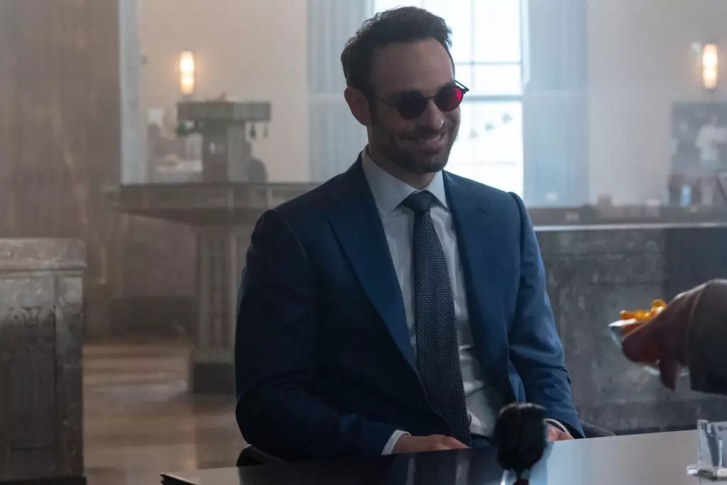 Amazon.com: HWC Trading Charlie Cox Daredevil Gifts Printed