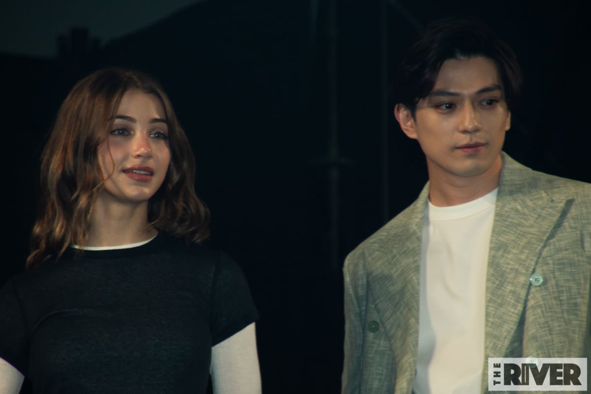 「大阪コミコン2025」新田真剣佑＆エミリー・ラッド登場ステージ撮影写真