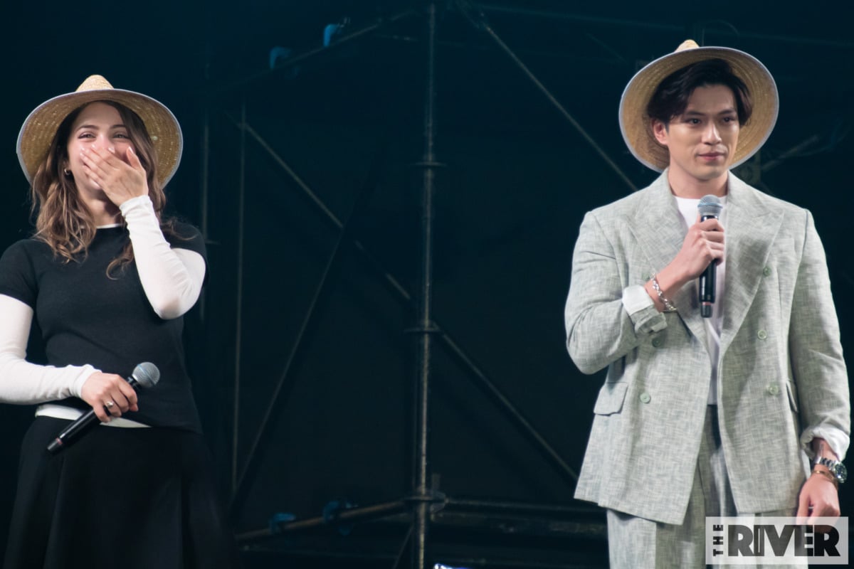 「大阪コミコン2025」新田真剣佑＆エミリー・ラッド登場ステージ撮影写真
