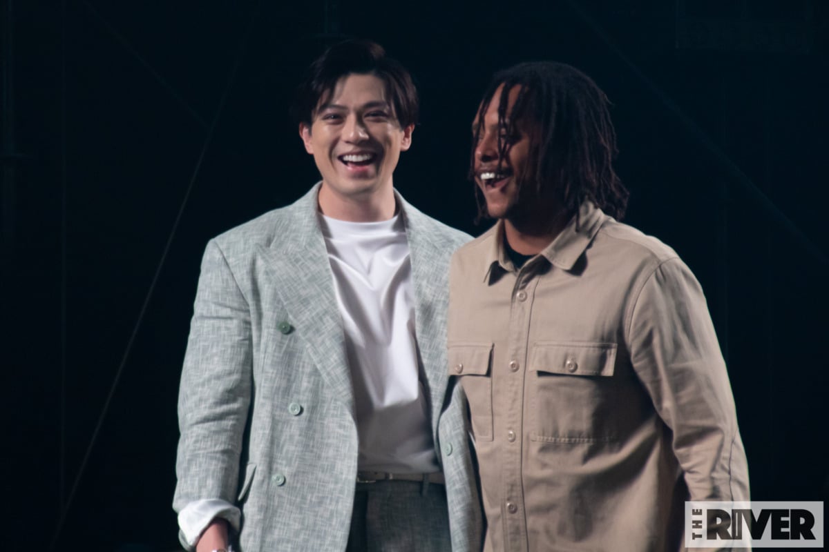 「大阪コミコン2025」新田真剣佑&エミリー・ラッド登場ステージ撮影写真