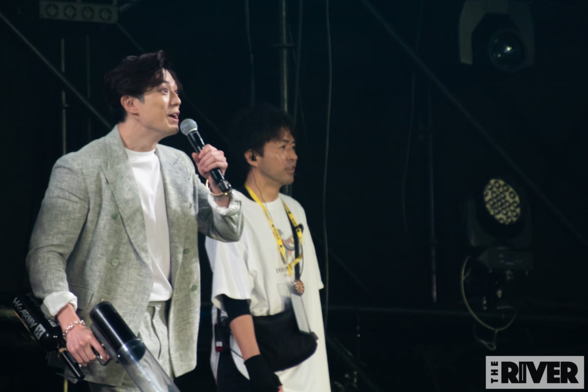 「大阪コミコン2025」新田真剣佑＆エミリー・ラッド登場ステージ撮影写真