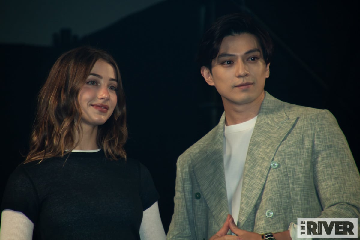 「大阪コミコン2025」新田真剣佑＆エミリー・ラッド登場ステージ撮影写真