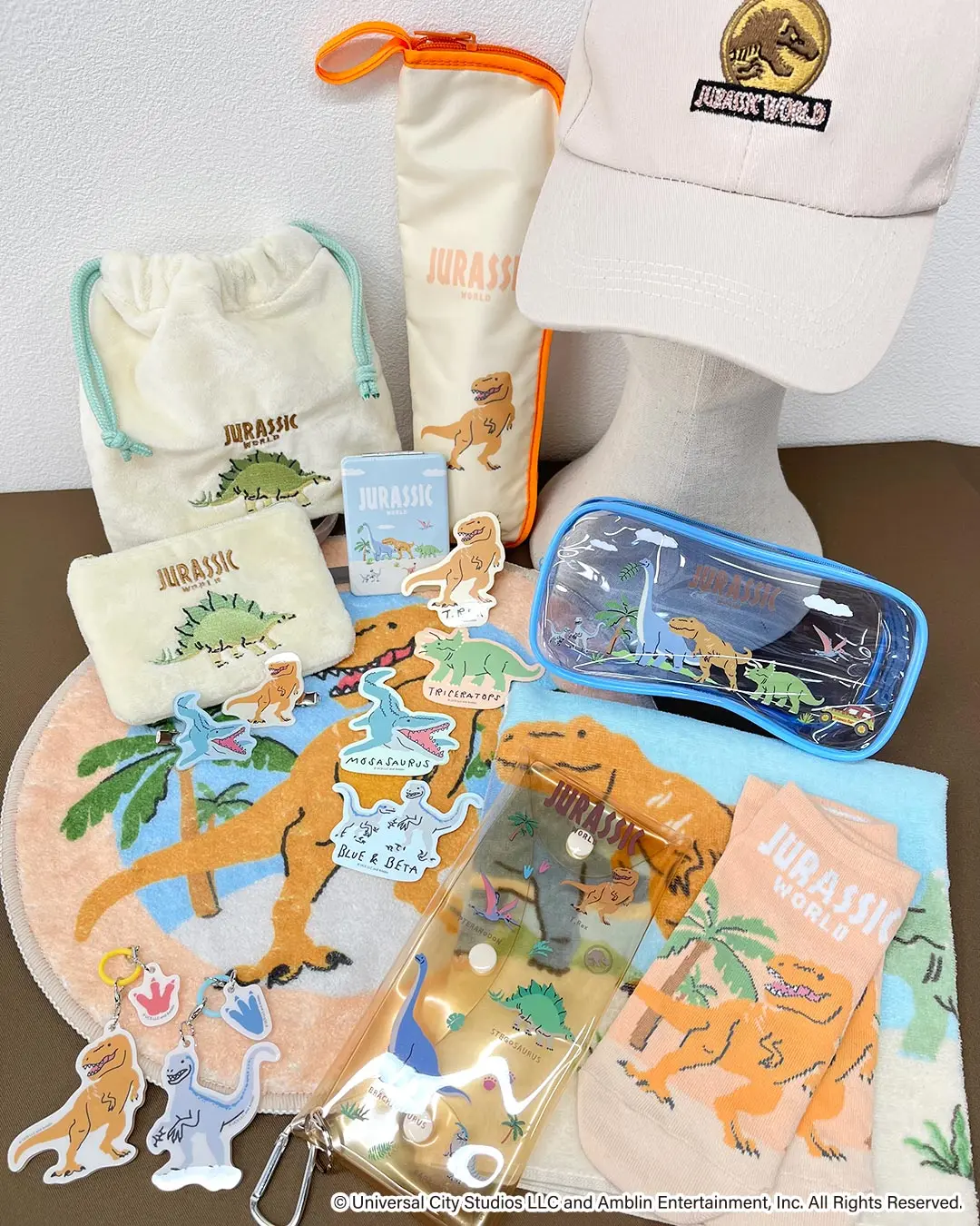 ジュラシック・ワールド』『ジョーズ』サンキューマートでグッズ化