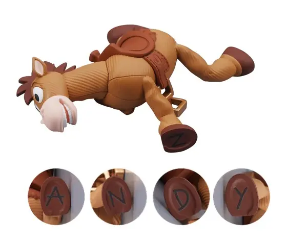 ガチャ『トイ・ストーリー アンディが来た！』8月上旬発売 ─ 人間の前