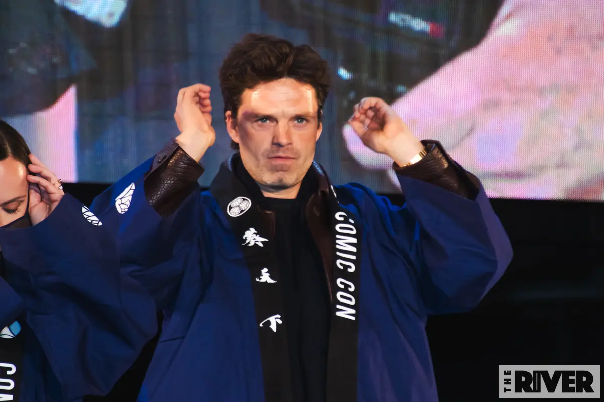 セバスチャン・スタン「東京コミコン2025」開幕ステージ美麗写真まとめ